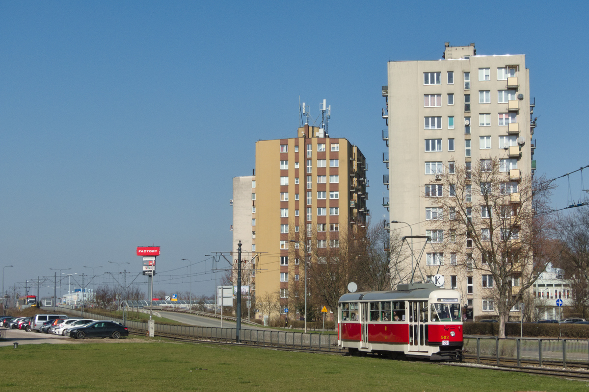 503
Wagon 503 na specjalnym przejeĹşdzie z okazji Dnia Kobiet.
