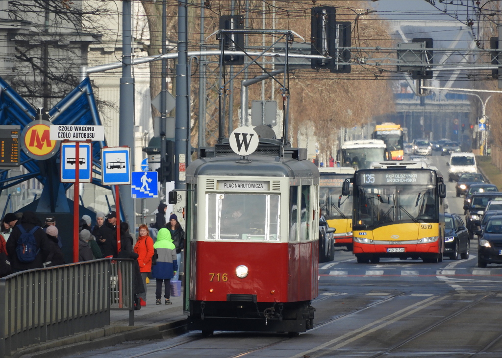 716
Słowa kluczowe: Walentynki