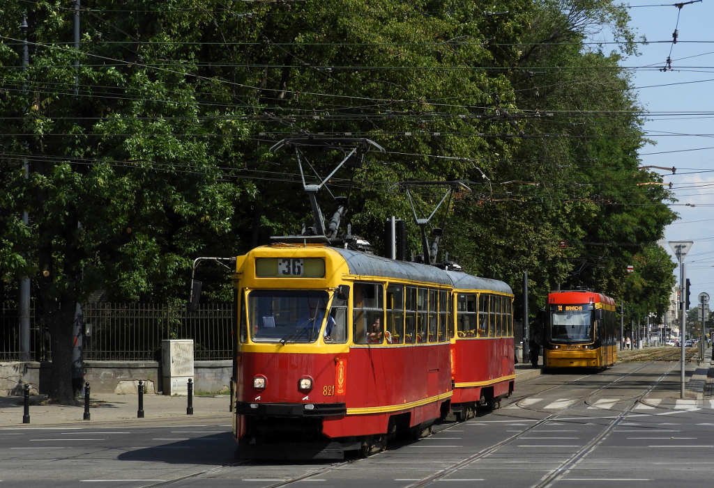 821+818
Słowa kluczowe: Konstal13N