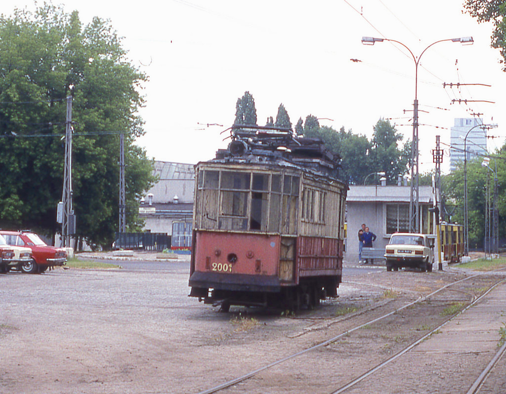 2001
Obecnie ten wagon jest w remoncie na T3. Autorem zdjÄcia jest Paul Haywood, zgoda na dodanie jest.
