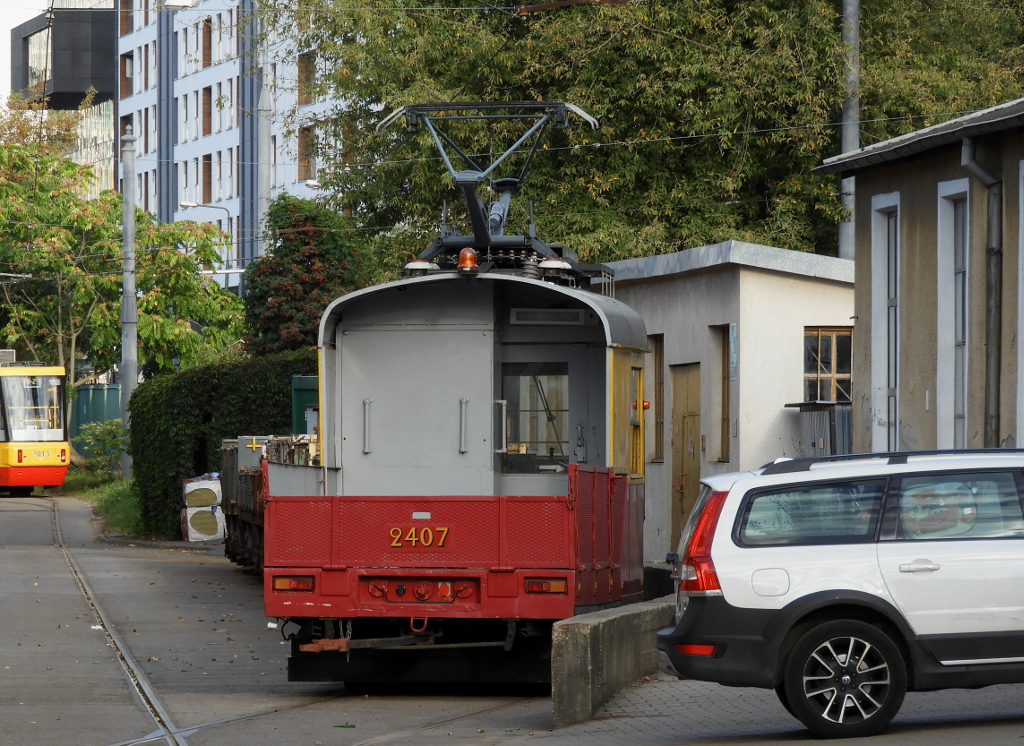 2407
Techniczna berlinka na terenie ZNT T-3.
Słowa kluczowe: DTP2018