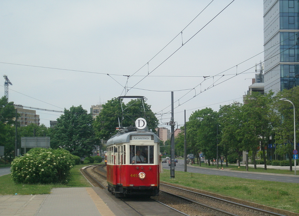 445
Linia D jeĹşdziĹa w dniach 3-4 czerwca z okazji dnia dziecka.
