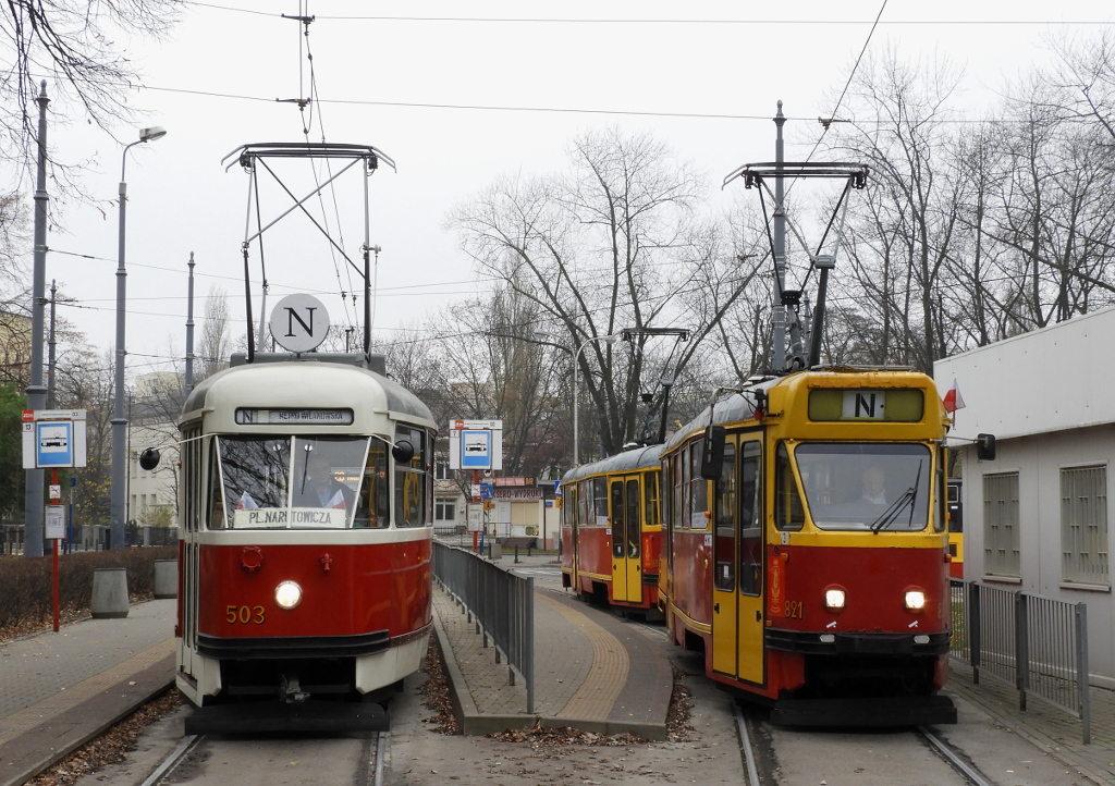 503, 821+818
Dwie z czterech brygad niepodlegĹoĹciowej linii N, ktĂłre kursowaĹy na niej w dniach 10-12.11.
Słowa kluczowe: Konstal13N