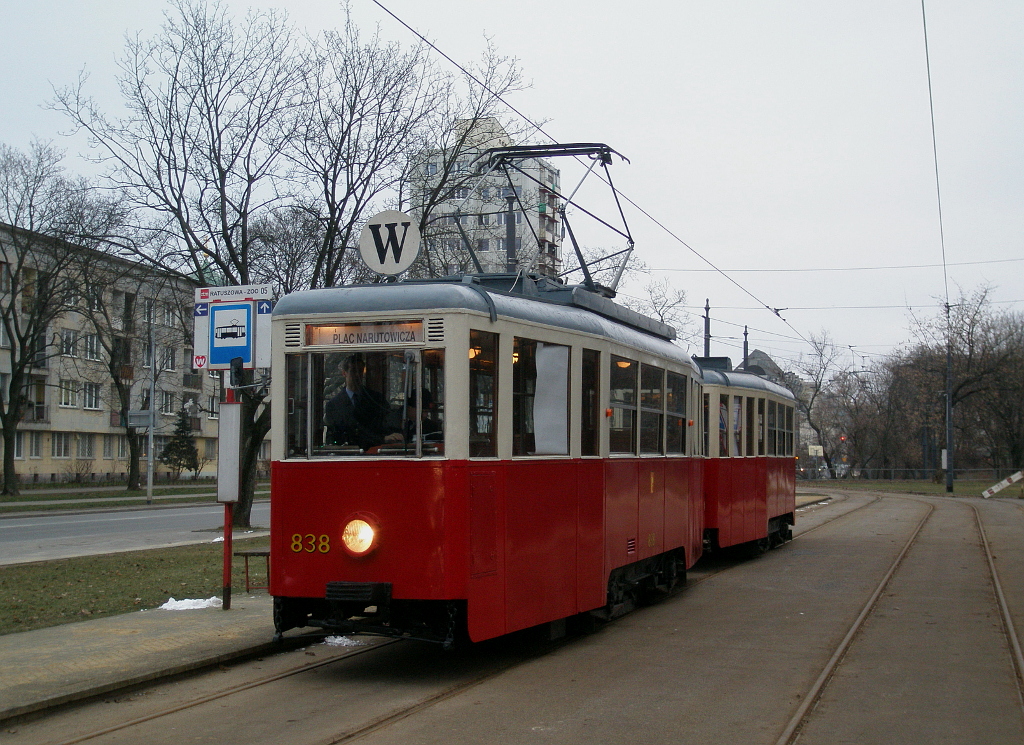838+1811
Z okazji 26 finaĹu WOĹP zostaĹa uruchomiona specjalna linia tramwajowa W obsĹugiwana taborem zabytkowym. Tak jak rok temu jeĹşdziĹa na trasie z Placu Narutowicza na petlÄ Ratuszowa - ZOO.
Słowa kluczowe: WOĹP2018