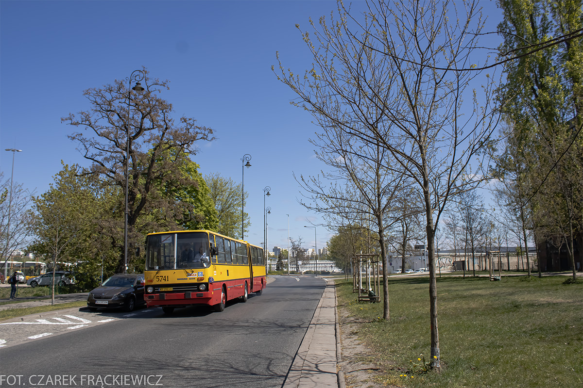 5741
Słowa kluczowe: Ikarus 280.70E 5741 WLT2026