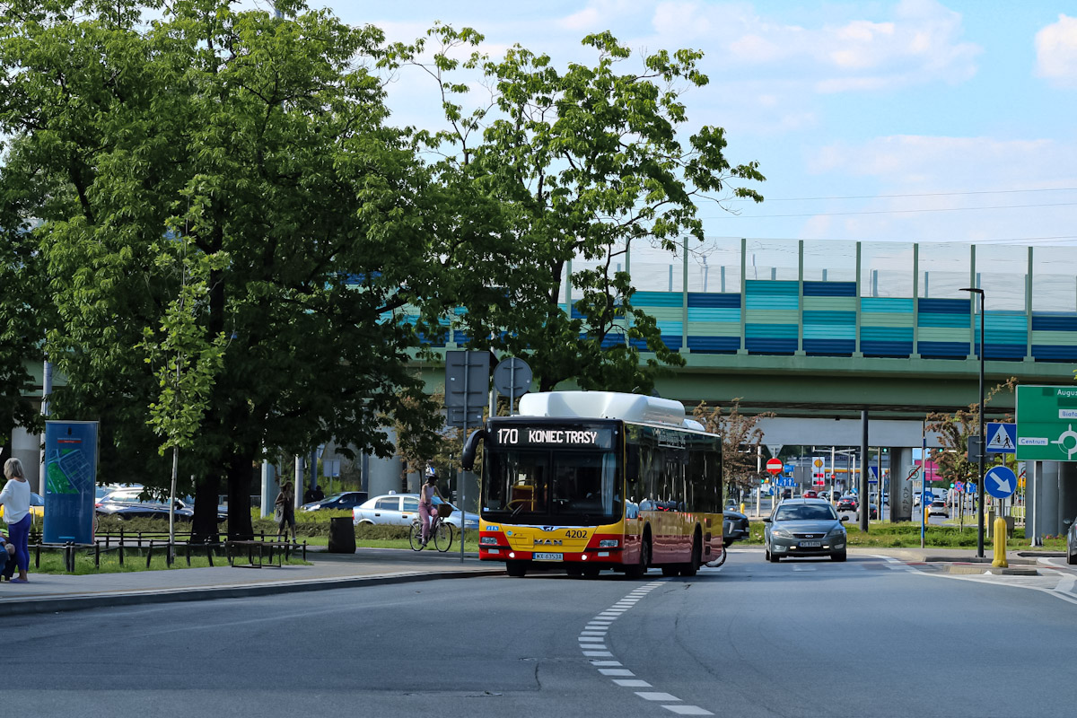 4202
Ciekawostka taborowa pojawiĹa siÄ na 170 w postaci gazowca z Kleszczowej
