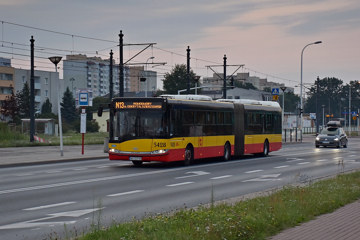 5428
ObsĹuga nieciekawa, ale przynajmniej widaÄ na wyĹwietlaczu prezentacjÄ wariantowego kursu przez ulicÄ OdkrytÄ.
