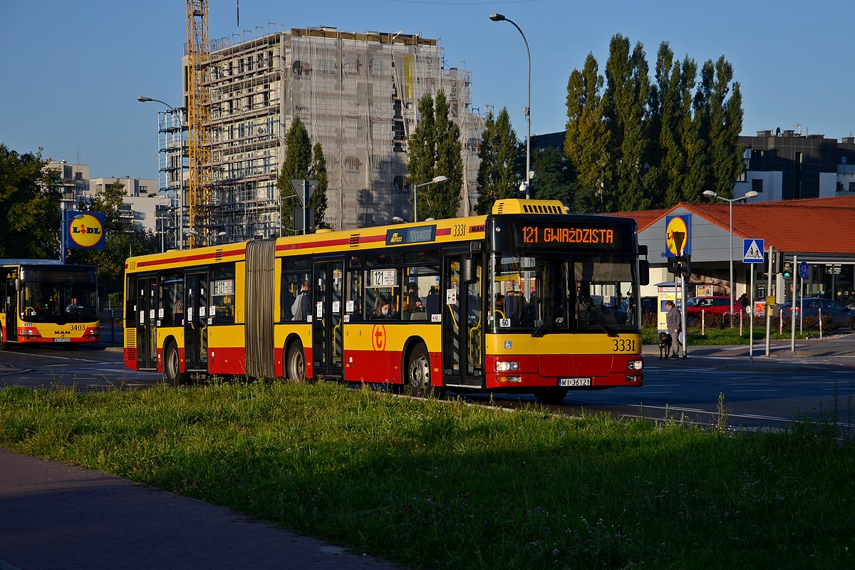 3331
Stary MAN na kursie szkolnym 121 
