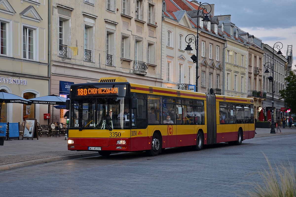 3350
Z takimi widokami na Krakowskim PrzedmieĹciu niedĹugo siÄ poĹźegnamy
