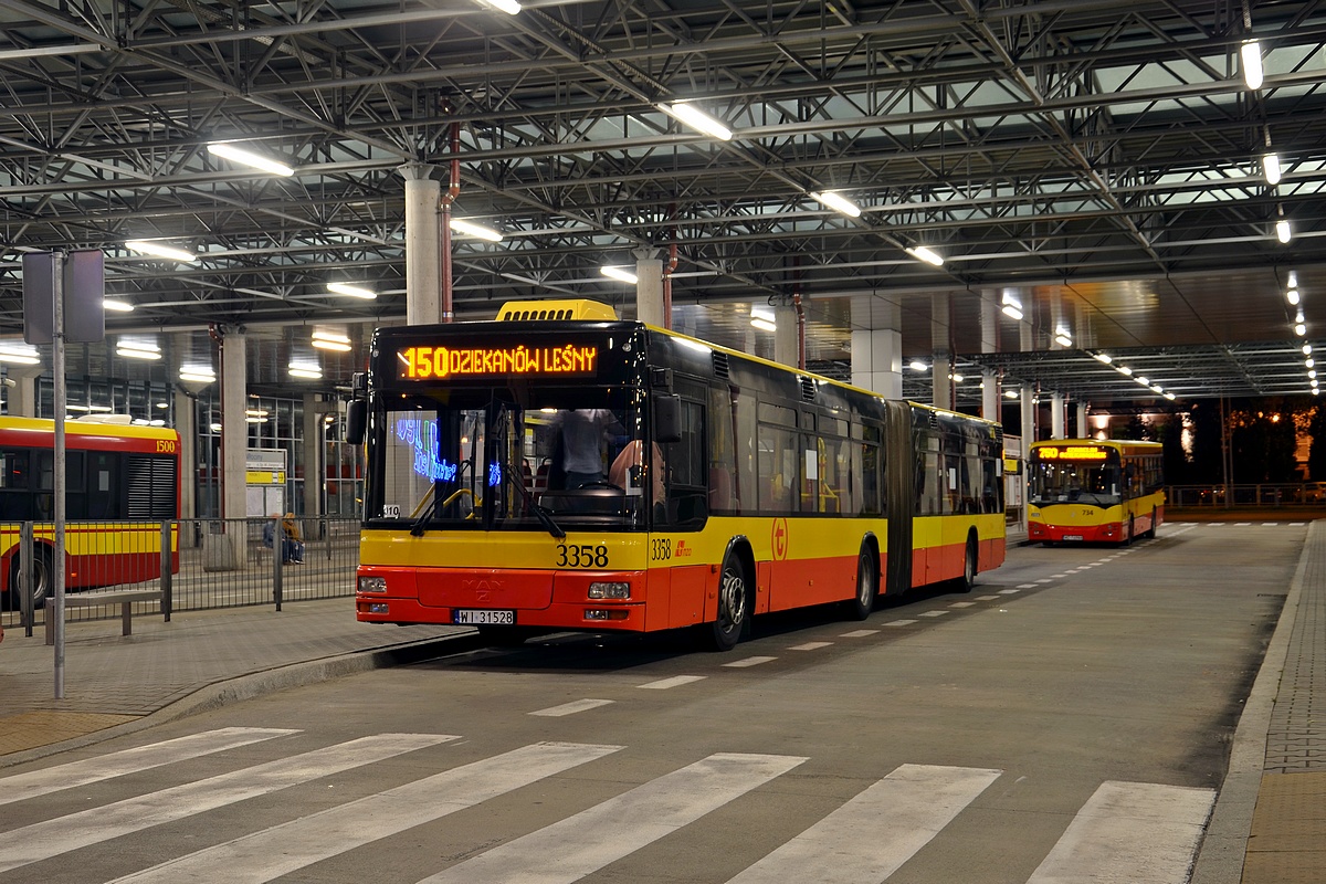 3358
Pierwszy kurs do Dziekanowa LeĹnego jeszcze przed wschodem sĹoĹca
