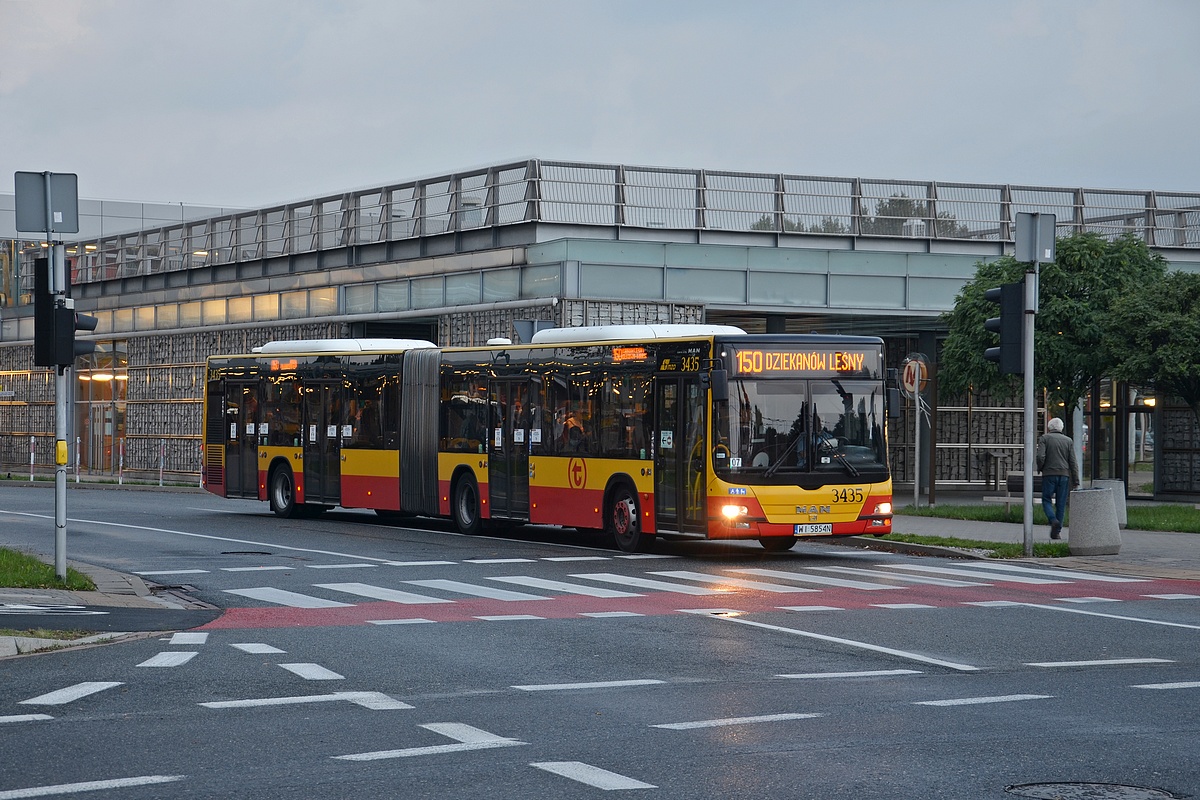 3435
Po poĹudniu wyjechaĹ taki MAN na 150
