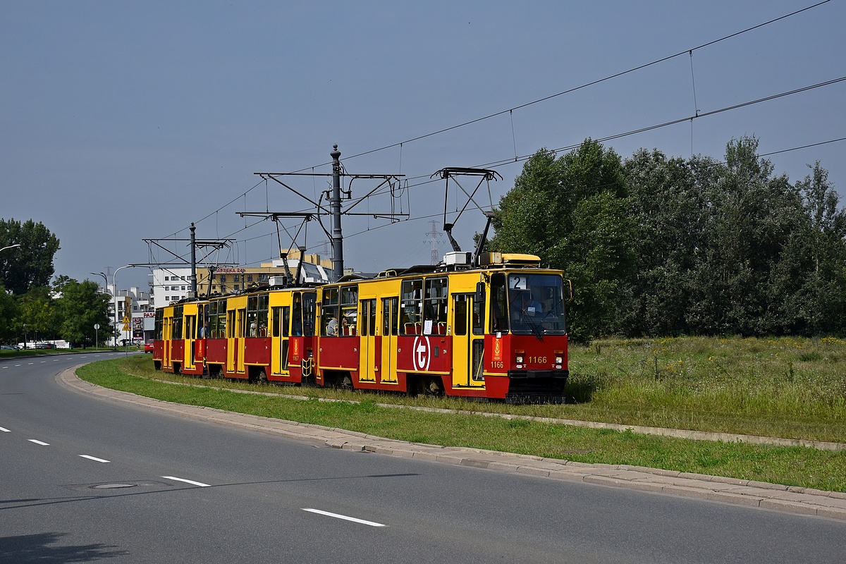 1166+1167+1165
Nie moĹźna byĹo pominÄÄ Tarchomina podczas tej wycieczki.
Słowa kluczowe: PotrĂłjniakiempoWarszawie potrĂłjniak