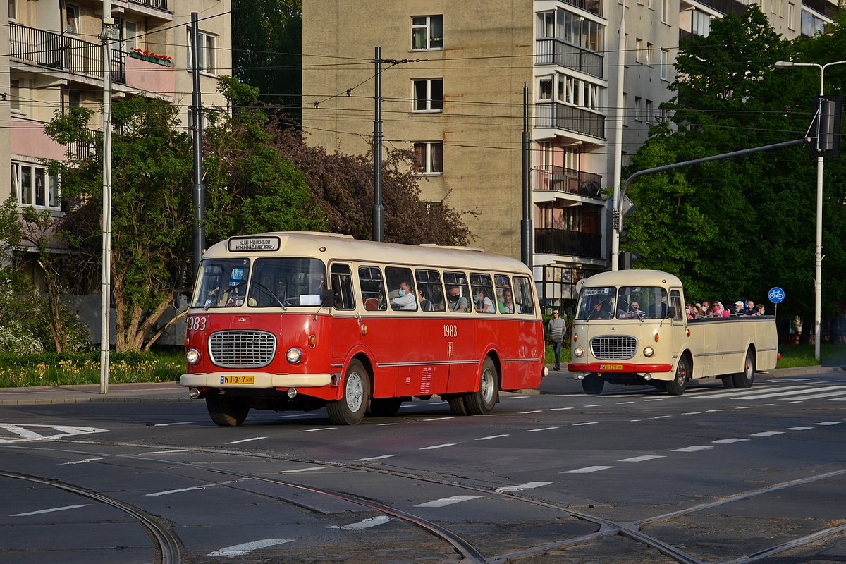 1983
OgĂłrki dwa na skrzyĹźowaniu z ulicÄ Stawki
Słowa kluczowe: 272MEX NM2021 Parada