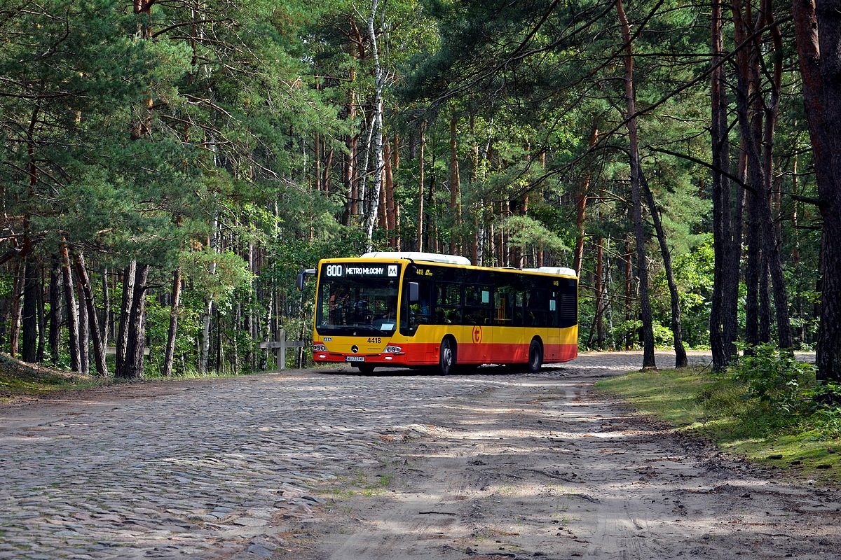 4418
800 wraca na MĹociny
Słowa kluczowe: Bruk