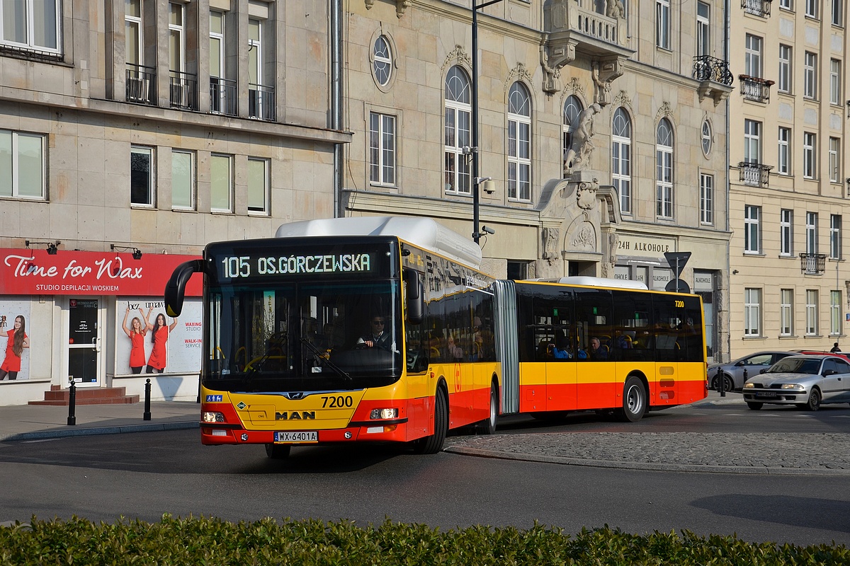 7200
Potem na GĂłrczewskiej jeszcze czekaĹem na jego przyjazd dziÄki podrĂłĹźy M2+109 ;)

