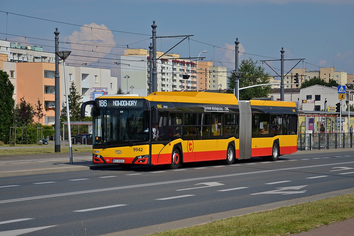 9942
PowrĂłt Arrivy z banicji
