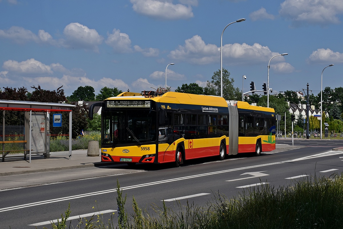 5958
Znienawidzona przez ZTM linia zostanie ĹciÄta do czÄstotliwoĹci 20 min przez wakacje. Elektryki pojawiajÄ siÄ na niej wybiĂłrczo, gĹĂłwnie w weekendy.
