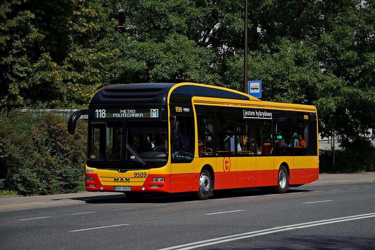 9509
Liniowy debiut hybrydowych autobusĂłw MAN
