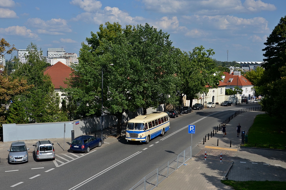 8081
"Drohiczyn" koĹczy wspinaczkÄ ulicÄ MyĹliwieckÄ
Słowa kluczowe: J043