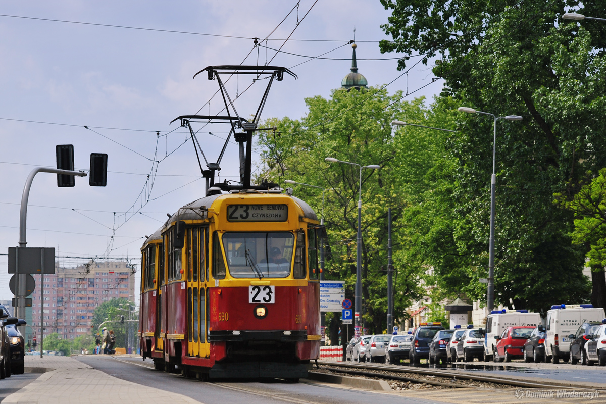 690+675
Słowa kluczowe: Konstal13N