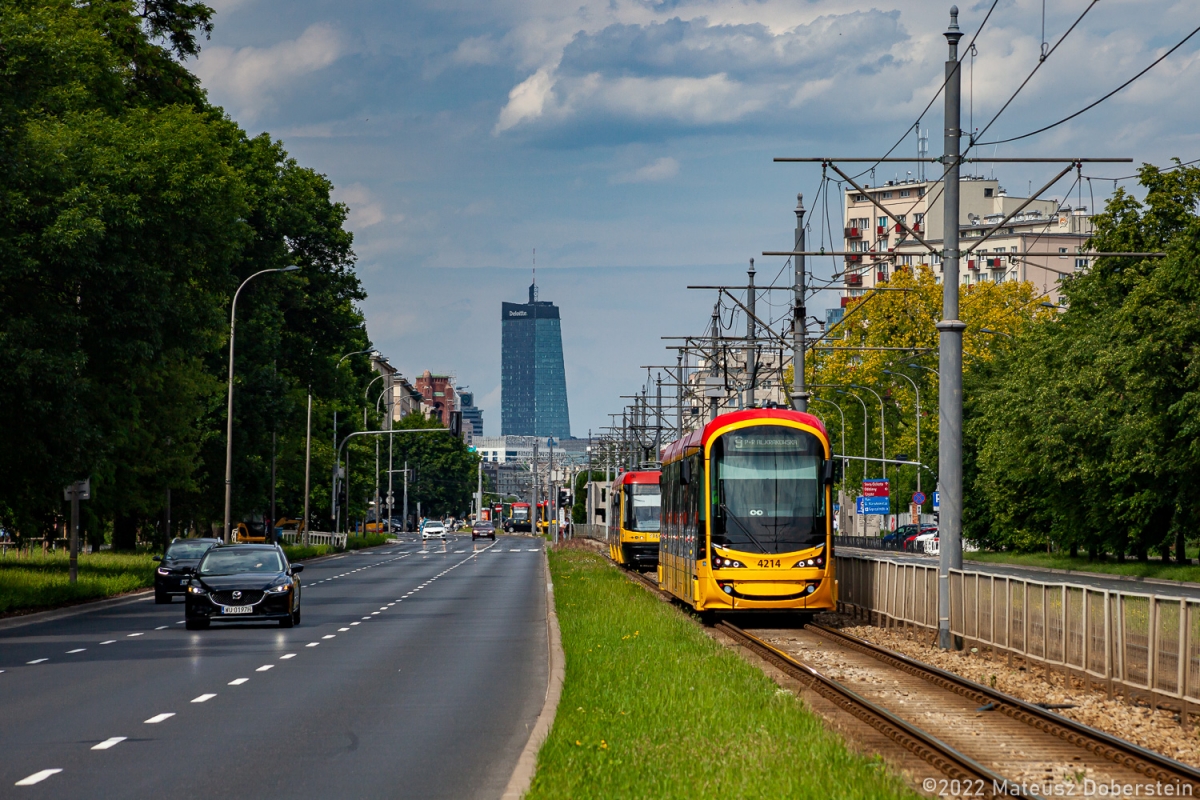 4214
Debiut na 9-tce. 
