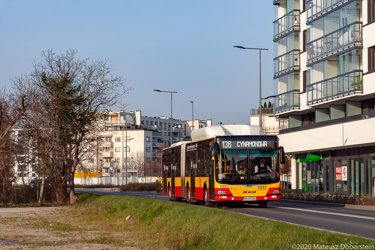 7217
Jedno z pierwszych zdjÄÄ popeĹnionych "nowym" sprzÄtem.

