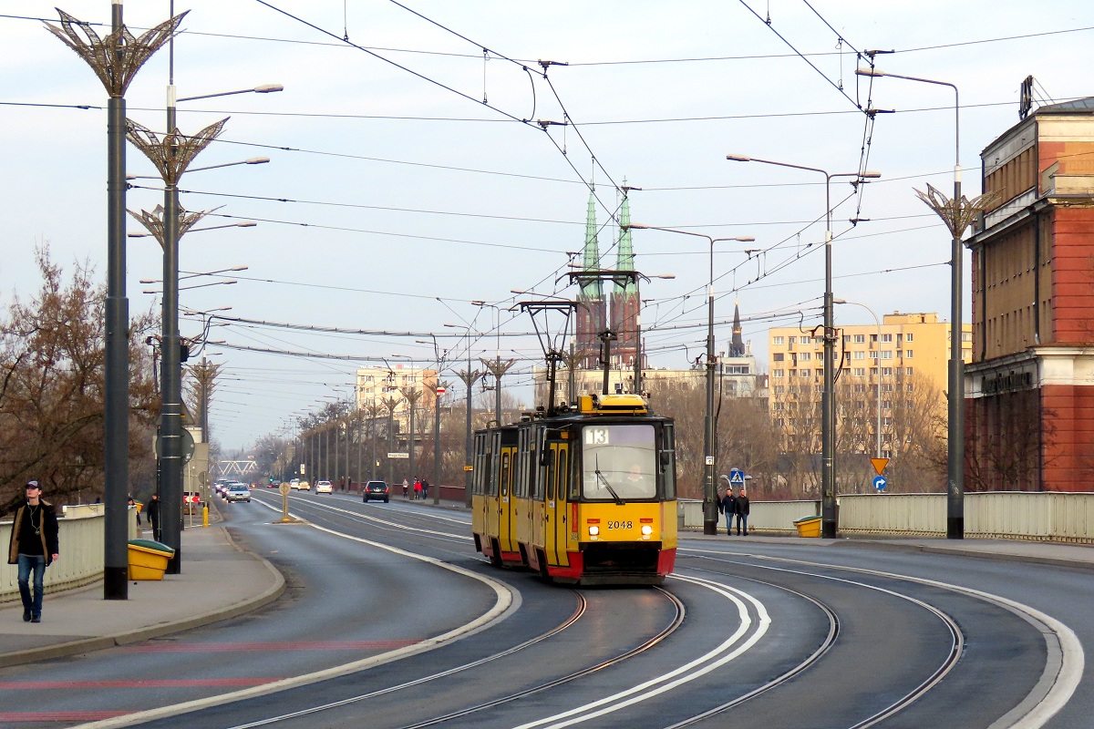 2048+2049
StopiÄtki wykonujÄ kurs linii numer 13 w relacji KawÄczyĹska Bazylika (14:30)-Cmentarz Wolski (15:03).
