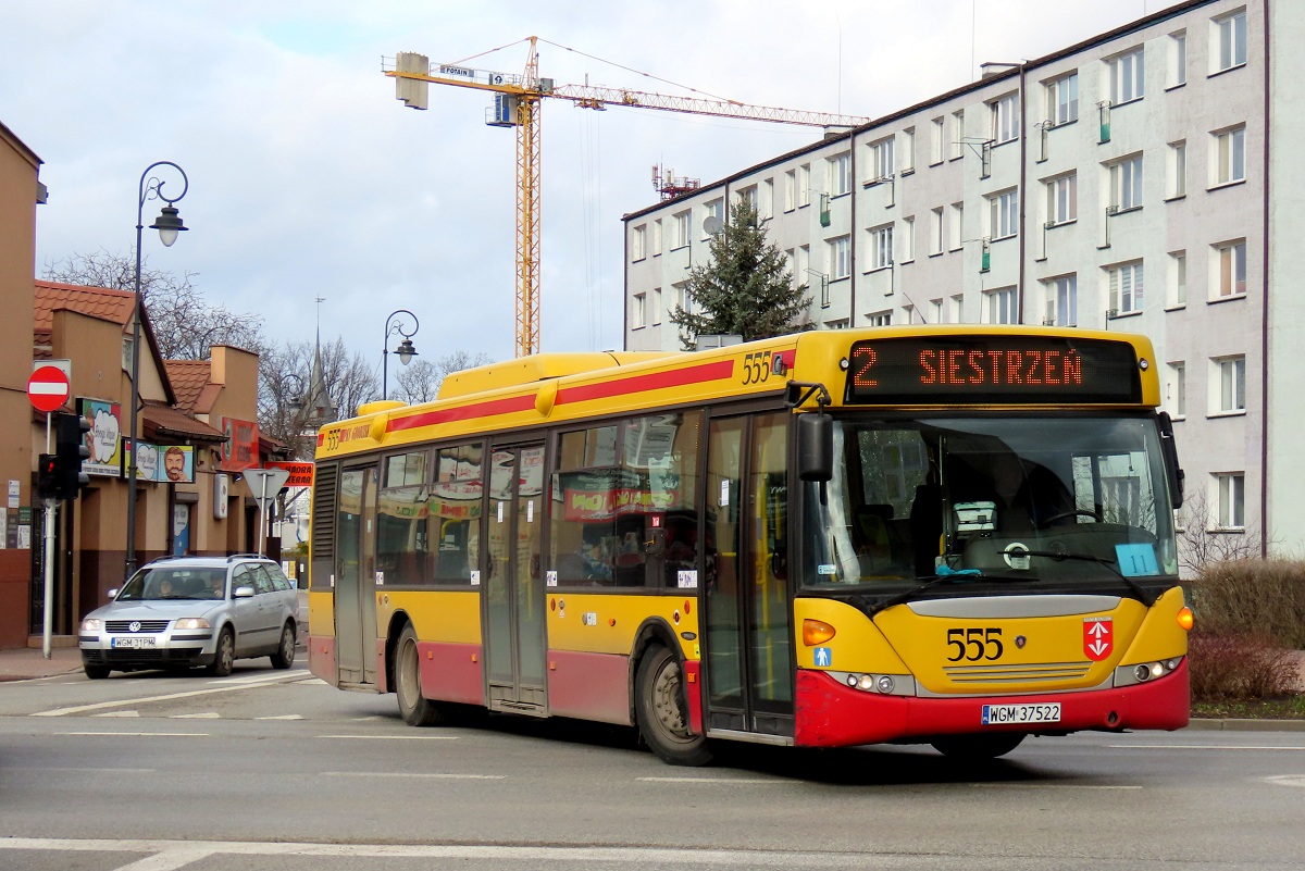 80255
Scania wykonuje opĂłĹşniony o ok. 10 minut kurs â5120â w relacji MakĂłwka (12:32)-SiestrzeĹ (13:18). 
