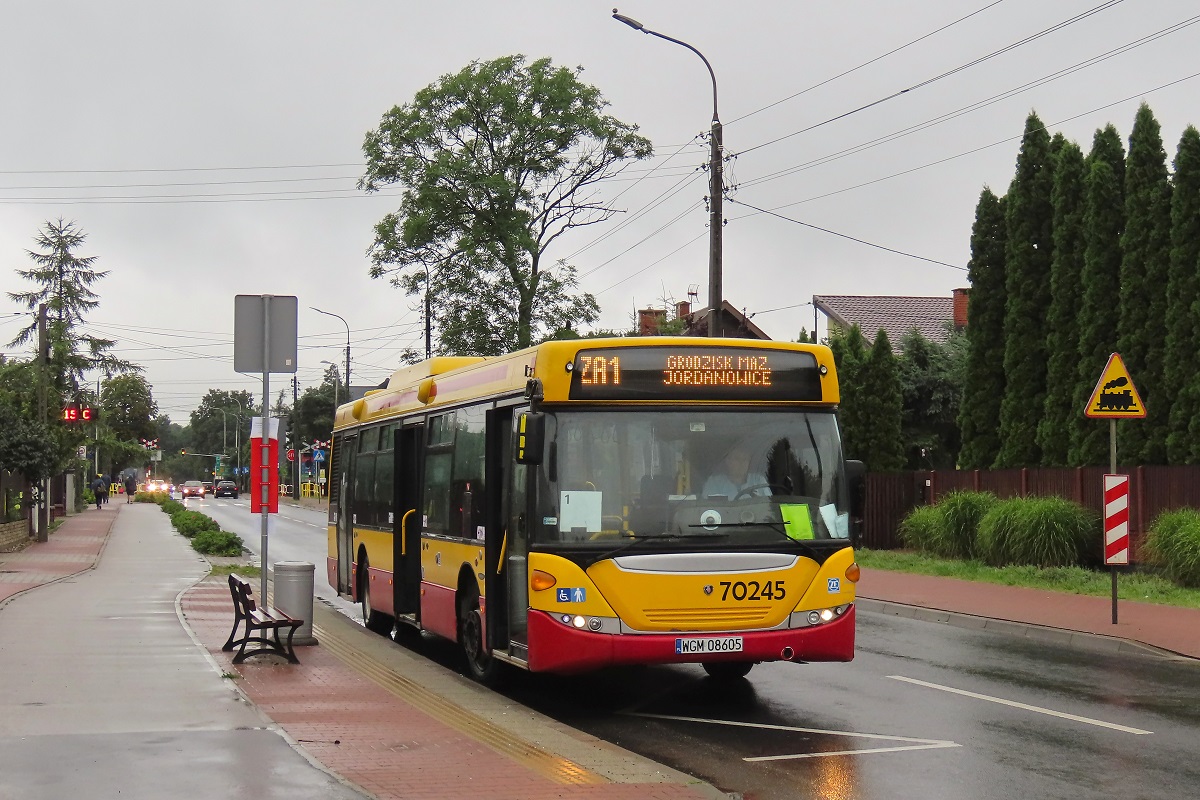 70245
Scania stoi na przystanku "Grodzisk Maz. NadarzyĹska WKD 02" oczekujÄc na wykonanie kursu 5073 linii ZKA WKD ZA1 â Grodzisk Mazowiecki Jordanowice (17:23)-Grodzisk Mazowiecki RadoĹska (17:31). Pozdrowienia dla kierowcy!
Słowa kluczowe: ZaWKD