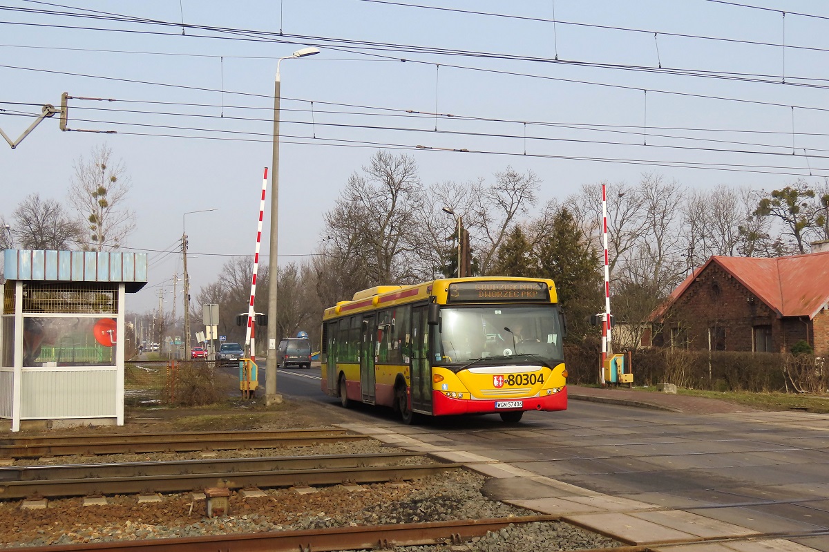 80304
Scania jedzie jako kurs linii numer 3 â BĹonie Okrzei (12:00)-Grodzisk Maz. Dw. PKP (12:36). 
