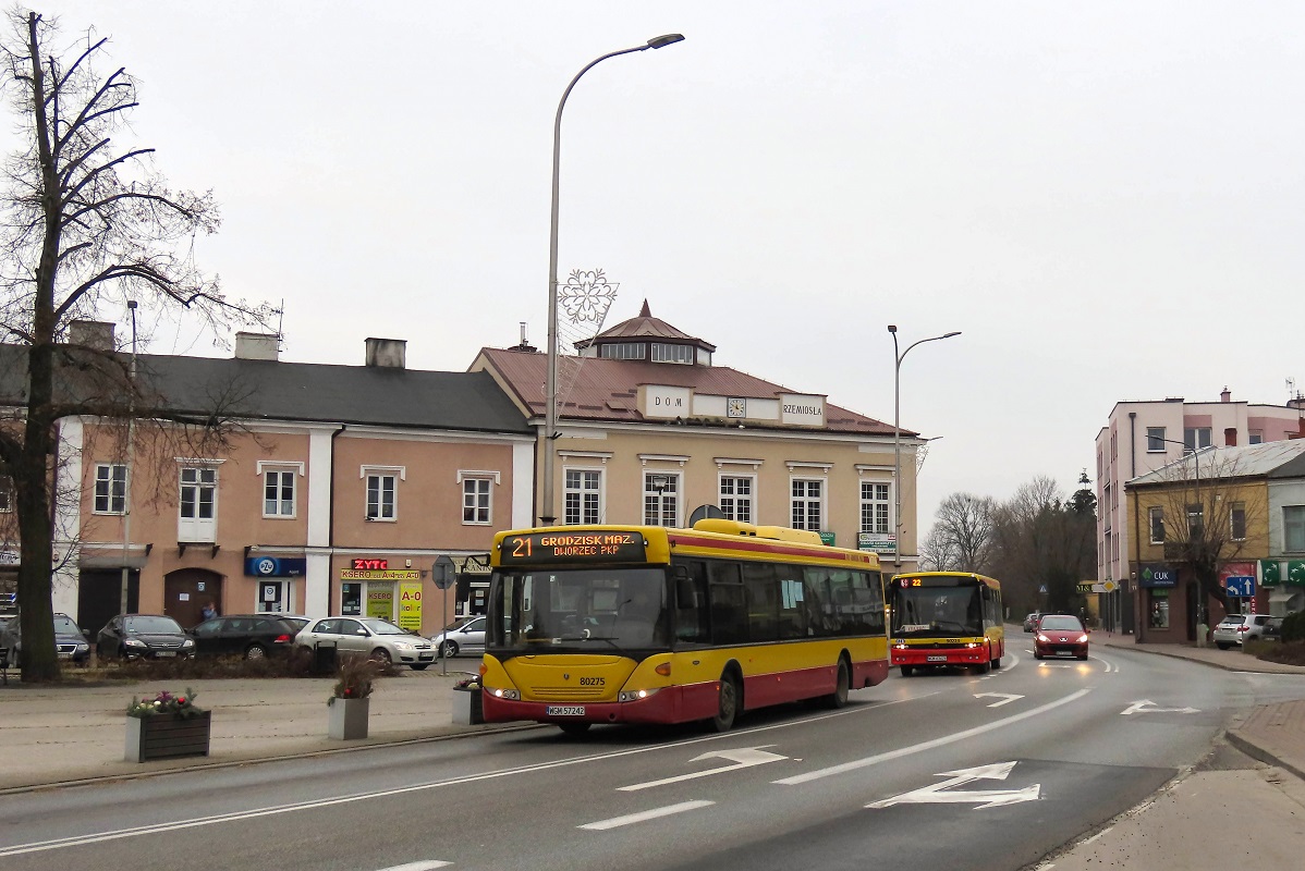 80275
Scania jedzie jako kurs linii numer 21 â WĹadkĂłw PÄtla (11:38)-Grodzisk Maz. Dw. PKP (11:53). Za niÄ jedzie Autosan SanCity M09LE.01.4 #90223 jako kurs linii numer 22 â MakĂłwka PÄtla (11:35)-SiestrzeĹ (12:37). 
