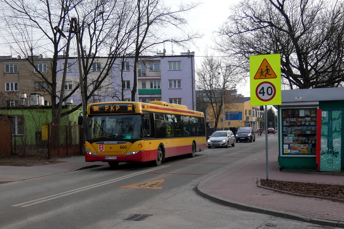 80262
Scania (ex. 49660, ex. A562) jedzie w obsĹudze kursu â5450â linii przyspieszonej BK w relacji Grodzisk Maz. Dw. PKP (7:40)-Grodzisk Maz. Dw. PKP (7:58) p. Grodzisk Os. Teligi (7:49). 
