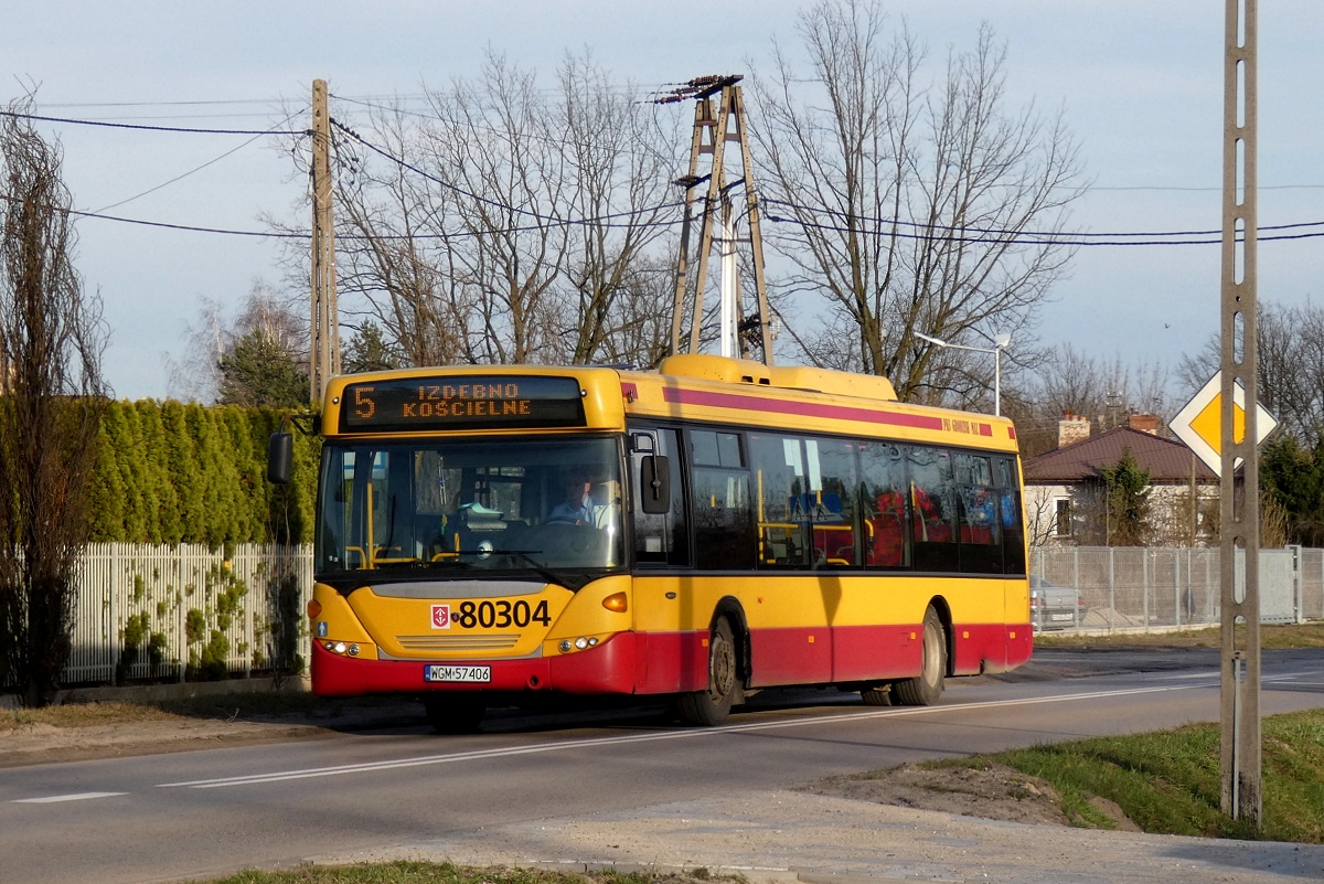 80304
Scania jedzie w obsĹudze kursu â5852â linii numer 5 w relacji Grodzisk Maz. Dw. PKP (16:10)-Izdebno PÄtla (16:51). 

