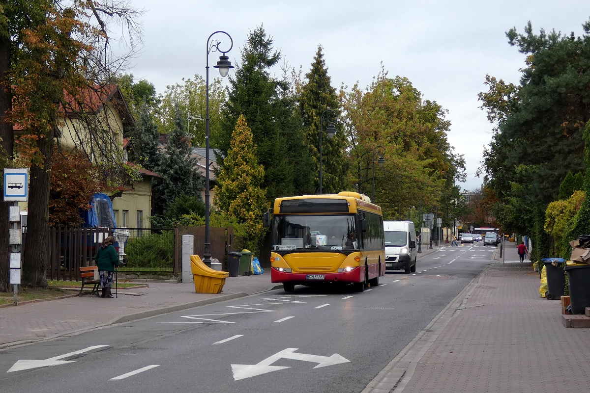 80297
Scania zjeĹźdĹźa na zajezdniÄ po zakoĹczeniu obsĹugi kursĂłw w ramach porannego dodatku B grodziskiej KM. 
