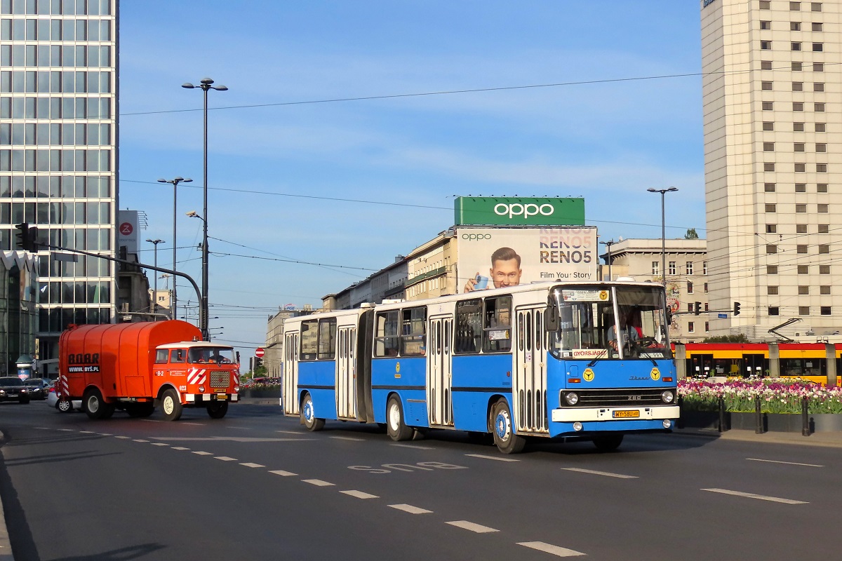 RV52
Ikarus i Ĺmieciarka Skoda-Liaz 706 RT #023 jadÄ w paradzie zabytkowych autobusĂłw, zorganizowanej z okazji Nocy MuzeĂłw. 
Słowa kluczowe: IK280 Parada