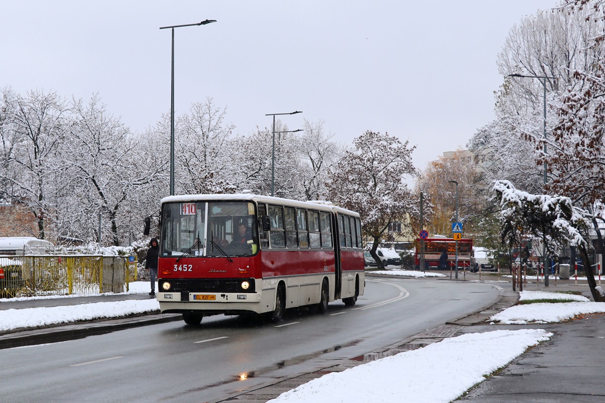 3452
Ikarus jedzie jako kurs linii numer 410: Metro Trocka (12:20)-Metro Marymont (13:11). 
Linia zostaĹa uruchomiona w zwiÄzku z 10 rocznicÄ wycofania z warszawskich ulic IkarusĂłw.
Słowa kluczowe: IK280 Zima 10-lecie_wycofania_ikarusĂłw