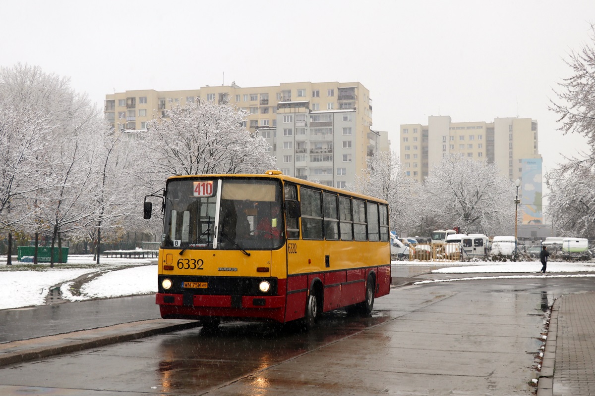 6332
Ikarus stoi na pÄtli w oczekiwaniu na wykonanie kursu linii numer 410: Metro Trocka (14:40)-Metro Marymont (15:31).
Słowa kluczowe: IK260 Zima