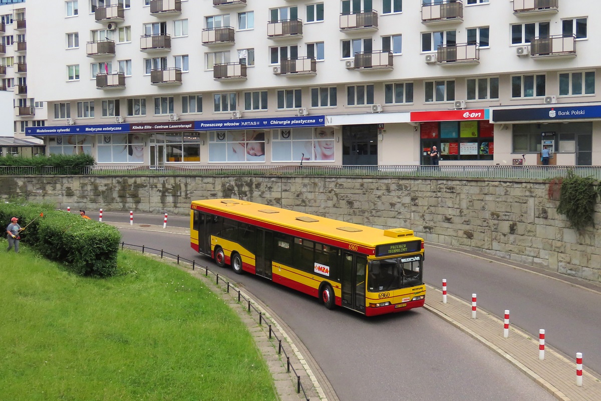 6960
Neoplan jedzie przejazdem technicznym na przystanek âDw. Centralny 22â gdzie rozpocznie obsĹugÄ kursu linii numer 100: Dw. Centralny (12:40)-Dw. WileĹski (13:13)-Dw. Centralny (13:45). 
Słowa kluczowe: N4020 WLT2023