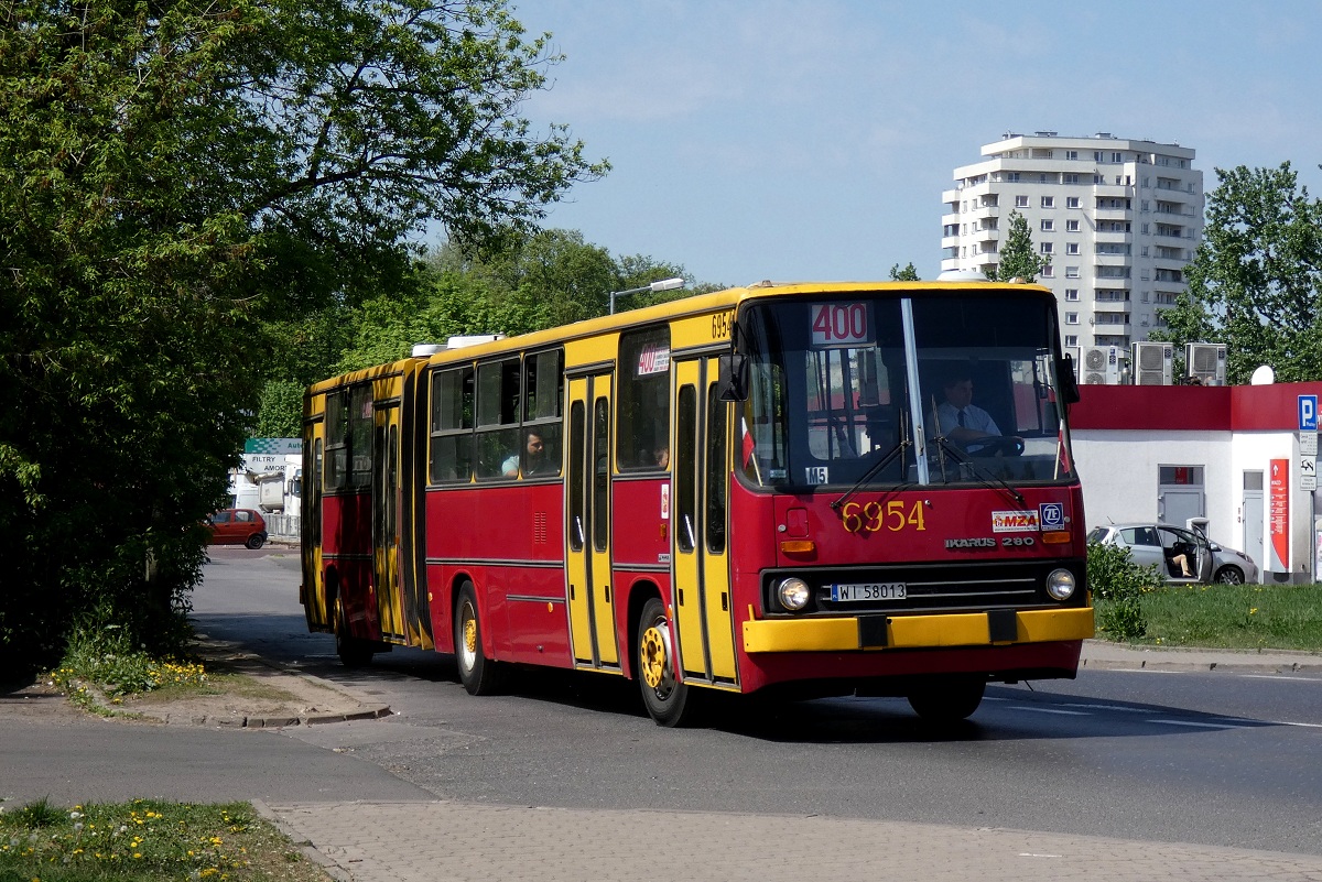 6954
Ikarus rozpoczÄĹ obsĹugÄ kursu linii numer 400 w relacji PowÄzki Cm. Wojskowy (13:00)-Powsin Park Kultury (13:56).
Słowa kluczowe: IK280