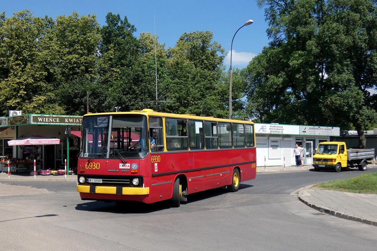 6930
Ikarus jedzie jako przejazd techniczny z zajezdni R-4 Stalowa do przystanku PowÄzki Cm. Wojskowy 04 gdzie zacznie obsĹugÄ kursu linii 400 w relacji PowÄzki Cm. Wojskowy (11:30)-Powsin Park Kultury (12:26). 
Słowa kluczowe: IK260