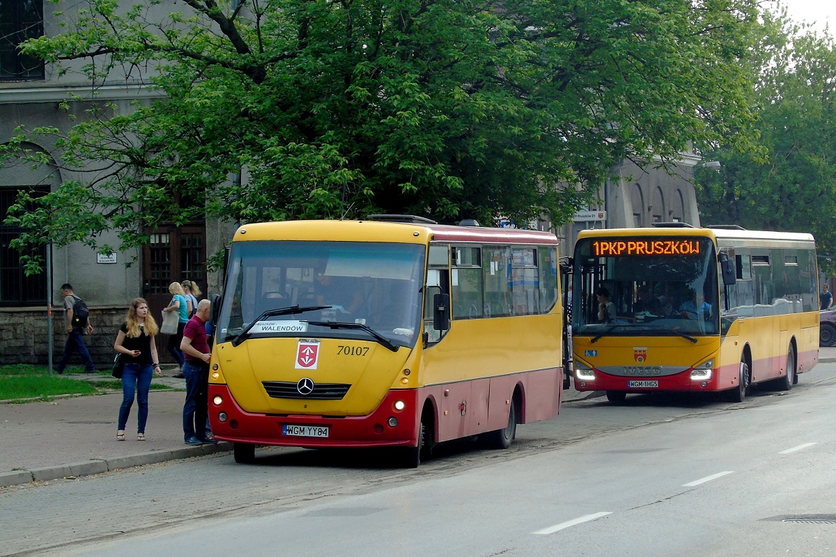 70107
Solina zaraz zacznie opĂłĹşniony o ok. 20 minut kurs linii podmiejskiej w relacji PruszkĂłw PKP (6:30)-WalendĂłw (7:12). Za niÄ stoi Iveco Crossway (#50002) po zakoĹczeniu obsĹugi kursu linii numer 1 w relacji PruszkĂłw Os. Staszica (6:40)-PruszkĂłw PKP (6:48). NastÄpnie pojedzie kursem linii numer 1 w relacji PruszkĂłw PKP (6:50)-PruszkĂłw Osiedle Staszica (6:56). 
