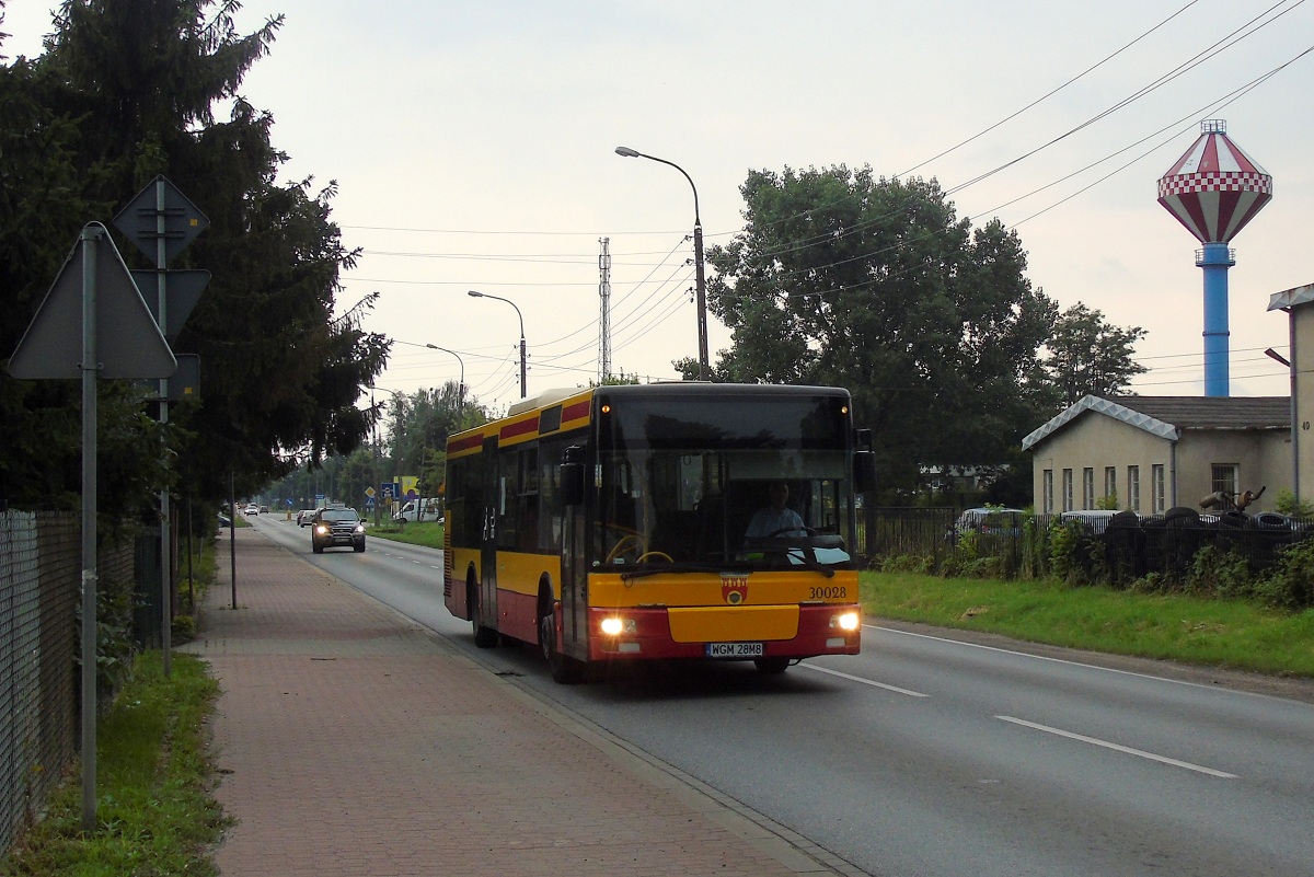 30028
SAM wyruszyĹ z grodziskiej bazy PKS jadÄc sĹuĹźbowo do przystanku Warszawa, Dw. Centralny 06 gdzie zacznie obsĹugÄ kursu "2617" linii zastÄpczej WKD Z2 w relacji Warszawa Dw. Centralny (17:26)-KomorĂłw WKD (18:16). 
