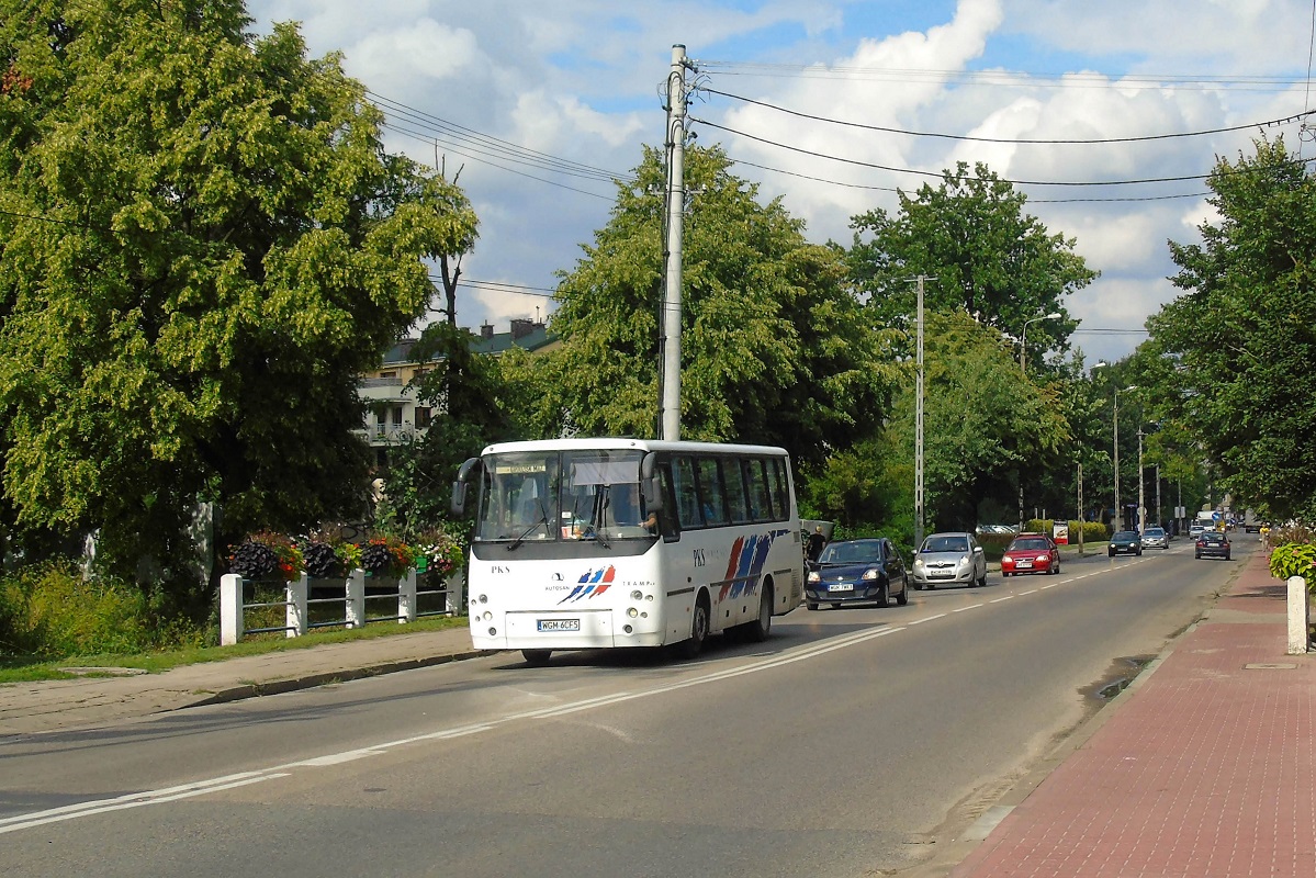 50019
Tramp jedzie jako kurs "23" linii podmiejskiej - Grodzisk Maz. Dw. PKP (16:25)-MszczonĂłw Rynek (16:58). 

