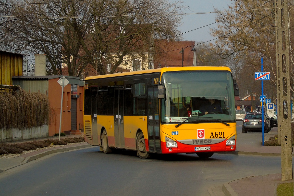 50002 (A621)
Crossway wykonuje kurs "5850" linii numer 5 w relacji Grodzisk Maz. Dw. PKP (15:31)-Izdebno PÄtla (16:10). 
