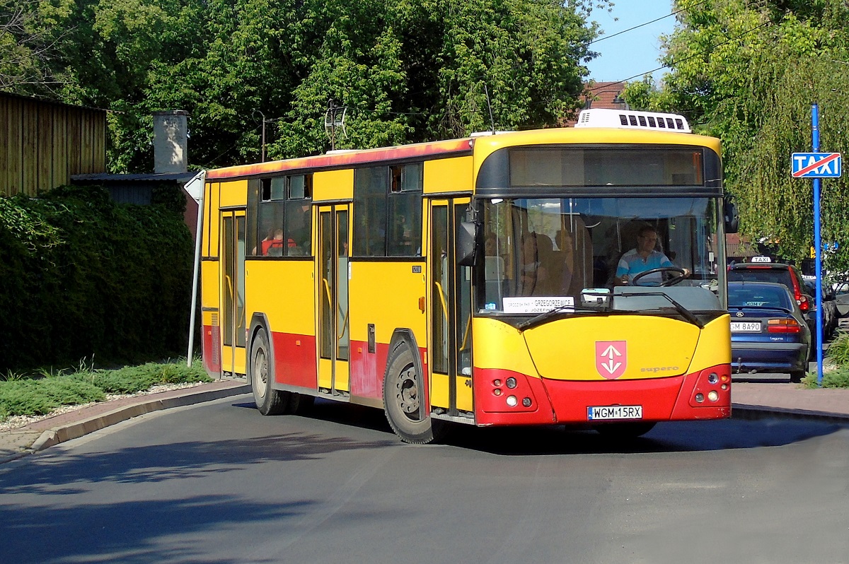 40131
Jelcz skrÄca w ulicÄ KowalskÄ wykonujÄc kurs "151" linii podmiejskiej w relacji Grodzisk Maz. Dw. PKP (16:35)-Grzegorzewice (17:15). 
Słowa kluczowe: 120M