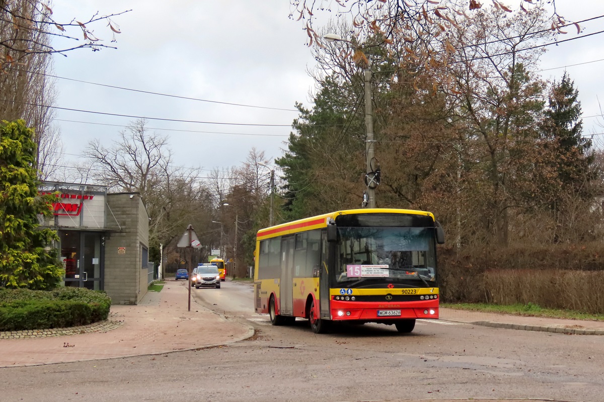 90223
SanCity jedzie jako kurs â214â linii numer 15 â MilanĂłwek Przedszkole Kasperek (13:05)-MilanĂłwek Kazimierzowska WKD (13:29). 
