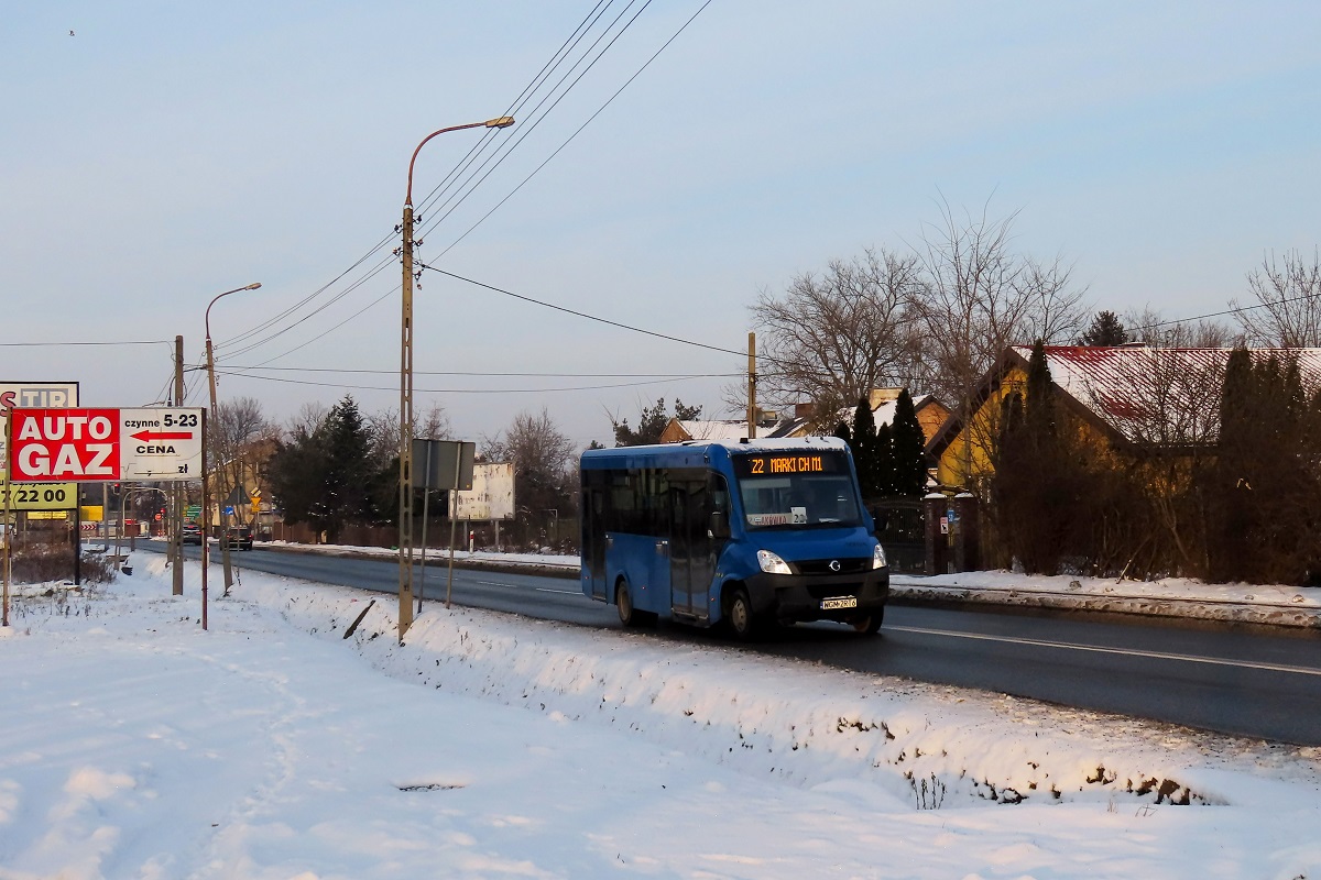 50024
Cytios jedzie jako kurs linii numer 22 â SiestrzeĹ Grodziska (14:08)-MakĂłwka Lukrecji (15:05). 
Oznaczenie numeru linii na wyĹwietlaczu miaĹo chyba imitowaÄ prawdziwy numer linii na ktĂłrej znajduje siÄ powyĹźszy pojazd, ale przystanek docelowy tylko bardziej namieszaĹ niĹź pomĂłgĹ.

Słowa kluczowe: DziwadĹo zima