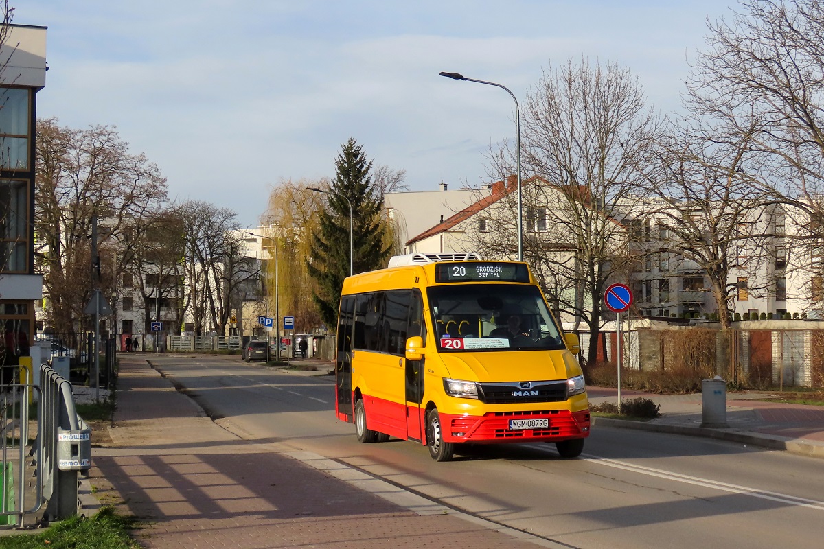 22005
MAN jedzie jako kurs 703 linii numer 20: Kaski DwĂłr (11:10)-Grodzisk Maz. Szpital (11:56). 
