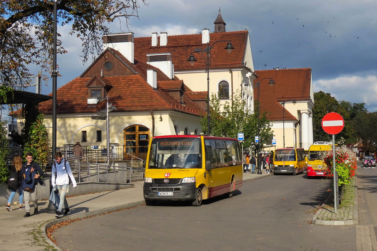 50013
ProCity stoi na pÄtli oczekujÄc na godzinÄ odjazdu jako kurs linii podmiejskiej â Grodzisk Maz. Dw. PKP (15:20) - MszczonĂłw Rynek (16:00). Za nim widoczny jest VDL Berkhof ProCity #70018 jako kurs linii numer 22 â SiestrzeĹ Grodziska (14:45) - MakĂłwka Lukrecji (15:35). OprĂłcz tego widoczny jest Mercedes-Benz 516 CDI / Mercus MB Sprinter City #WGM 3697A oczekujÄcy na wykonanie kursu â3217â linii numer 32 â Grodzisk Maz. Dw. PKP (15:30) - Adamowizna SzkoĹa (15:40) - ZarÄby SĹowika (16:14) - KsiÄĹźenice Osiedle (16:37) - Grodzisk Maz. Dw. PKP (16:49).
