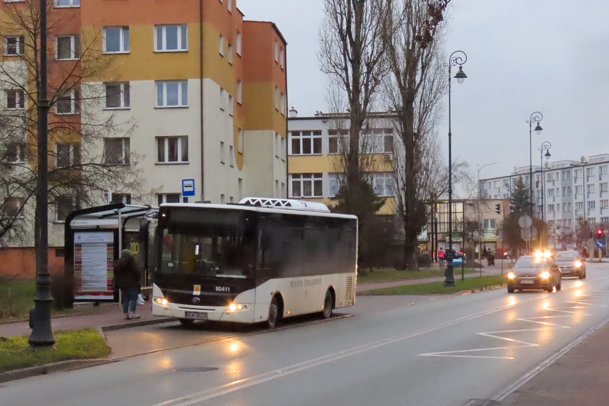 80411
ZAZ stoi na przystanku âGrodzisk Maz. MontwiĹĹa 02â jako kurs 15 linii podmiejskiej: Grodzisk Maz. Dw. PKP (15:20)-MszczonĂłw Rynek (16:00). 

